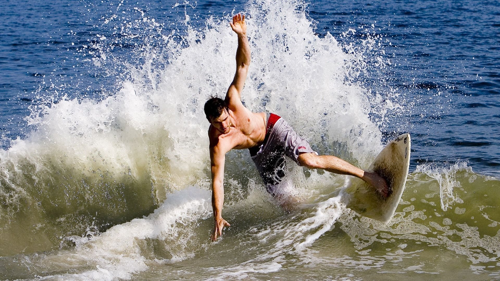 星空体育登录入口-勇士队再次展现强大实力,目标三连冠,勇士队什么